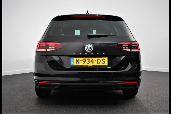 Volkswagen Passat Variant 1.5 TSI 150pk DSG Comfort Business | Navigatie | Climate Control | Trekhaak | Parkeer Sensoren | Led