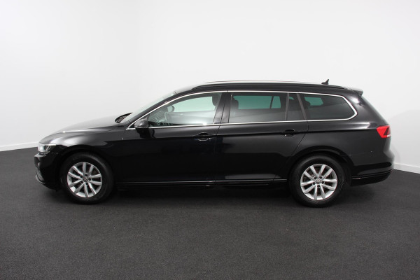 Volkswagen Passat Variant 1.5 TSI 150pk DSG Comfort Business | Navigatie | Climate Control | Trekhaak | Parkeer Sensoren | Led