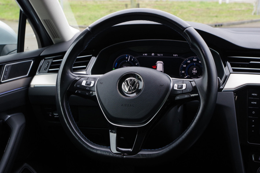 Volkswagen Passat Variant 1.4 TSI PHEV GTE 218 PK Highline, Afn. Trekhaak, Adap. Cruise Control, Camera