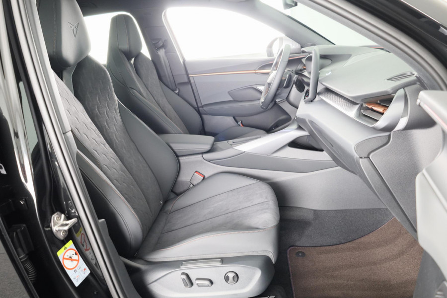 CUPRA Terramar 1.5 TSI e-Hybrid Business 204pk | Panoramadak | Senheisser Sound | Elek. verstelbare stoelen incl. memory | 19 inch |