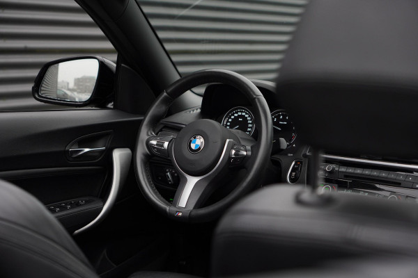 BMW 2 Serie Cabrio 218i High Executive M-Sport / Aut / NL Auto / HiFi / Leder / Carplay