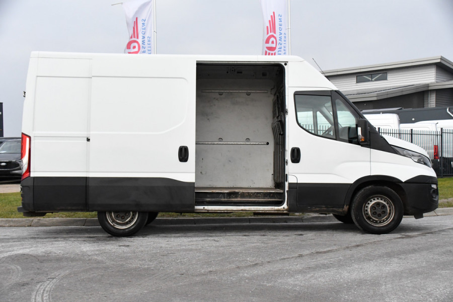 Iveco Daily 35S16V 2.3 352 H2 3500KG Trekhaak, 160PK, Clima, Sensoren, Airco, UNIEK!