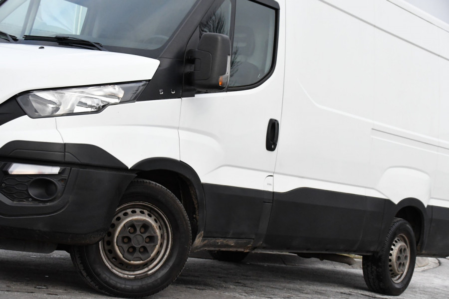 Iveco Daily 35S16V 2.3 352 H2 3500KG Trekhaak, 160PK, Clima, Sensoren, Airco, UNIEK!