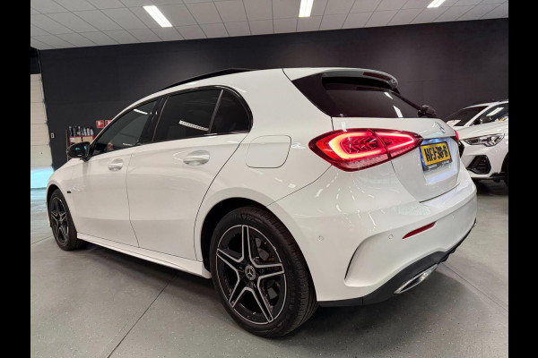 Mercedes-Benz A-Klasse 250 e AMG Limited PANO/CAM/BURMESTER/SFEERVERL/M-STOELEN///