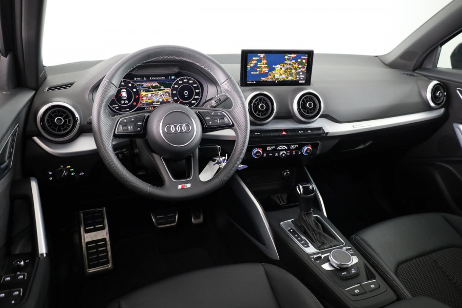 Audi Q2 35 TFSI S Edition 150 pk S-tronic | Verlengde garantie | Navigatie | Parkeersensoren achter | Adaptieve cruise control | Autom. airco | Matrix LED koplampen | S-line |