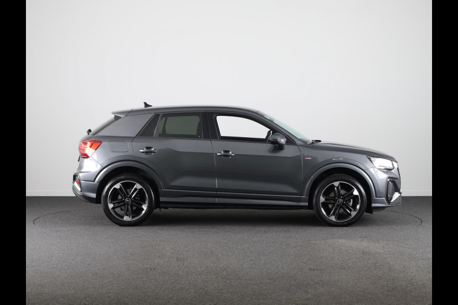 Audi Q2 35 TFSI S Edition 150 pk S-tronic | Verlengde garantie | Navigatie | Parkeersensoren achter | Adaptieve cruise control | Autom. airco | Matrix LED koplampen | S-line |