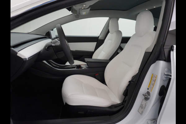 Tesla Model 3 Long Range 75kWh 463PK Trekhaak Ivory-Int. FSD Full Self Driving Computer-3 Premium Audio 4wd Leer AutoPilot Panoramadak Camera' Stoel en achterbank verwarming Keyless Electr.Stoelen+Memory+Easy-Entry WiFi Origineel Nederlandse auto Grootste accu, Tot 16,5kwh thuis laden. Afneembare Trekhaak 1.000kg trekvermogen