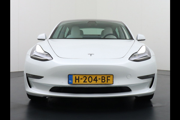 Tesla Model 3 Long Range 75kWh 463PK Trekhaak Ivory-Int. FSD Full Self Driving Computer-3 Premium Audio 4wd Leer AutoPilot Panoramadak Camera' Stoel en achterbank verwarming Keyless Electr.Stoelen+Memory+Easy-Entry WiFi Origineel Nederlandse auto Grootste accu, Tot 16,5kwh thuis laden. Afneembare Trekhaak 1.000kg trekvermogen