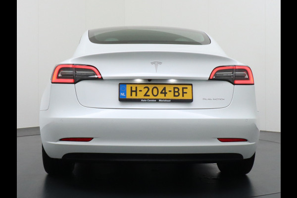 Tesla Model 3 Long Range 75kWh 463PK Trekhaak Ivory-Int. FSD Full Self Driving Computer-3 Premium Audio 4wd Leer AutoPilot Panoramadak Camera' Stoel en achterbank verwarming Keyless Electr.Stoelen+Memory+Easy-Entry WiFi Origineel Nederlandse auto Grootste accu, Tot 16,5kwh thuis laden. Afneembare Trekhaak 1.000kg trekvermogen