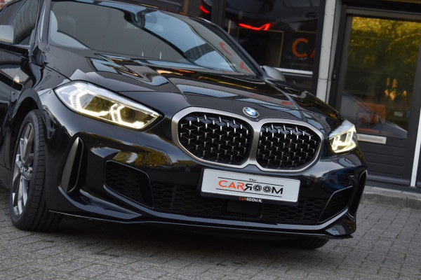 BMW 1-serie M135i xDrive High Executive Pano Ambiance