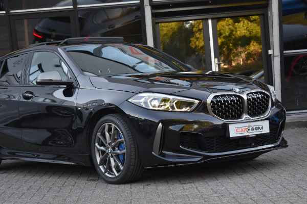 BMW 1-serie M135i xDrive High Executive Pano Ambiance