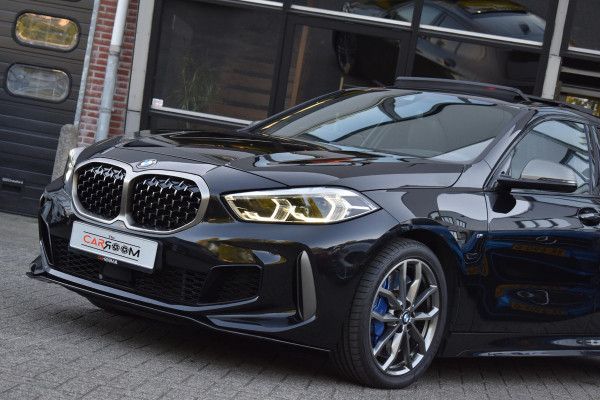 BMW 1-serie M135i xDrive High Executive Pano Ambiance