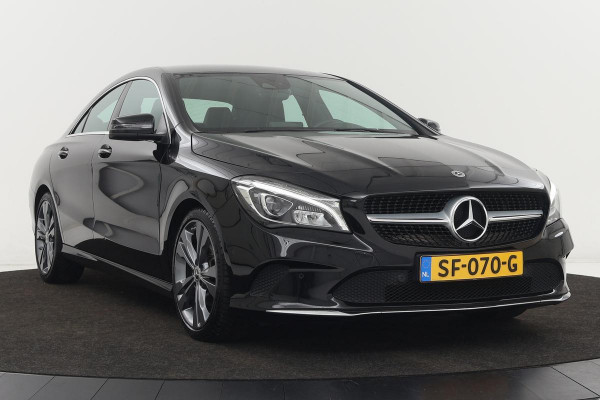 Mercedes-Benz CLA-Klasse 180 Urban | Stoelverwarming | Sportstoelen | Navigatie | Full LED | Park Assist | Cruise control | Airco | Half leder