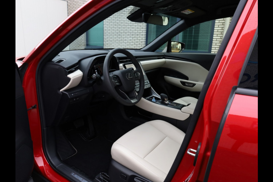 Lexus LBX Elegant 2WD | Premium Pack | Leder | El. Achterklep | LED