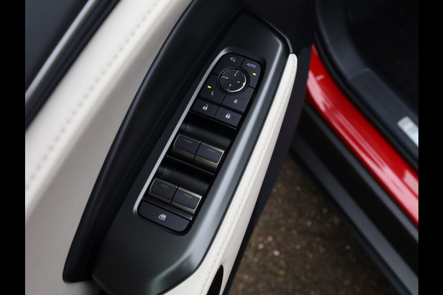 Lexus LBX Elegant 2WD | Premium Pack | Leder | El. Achterklep | LED