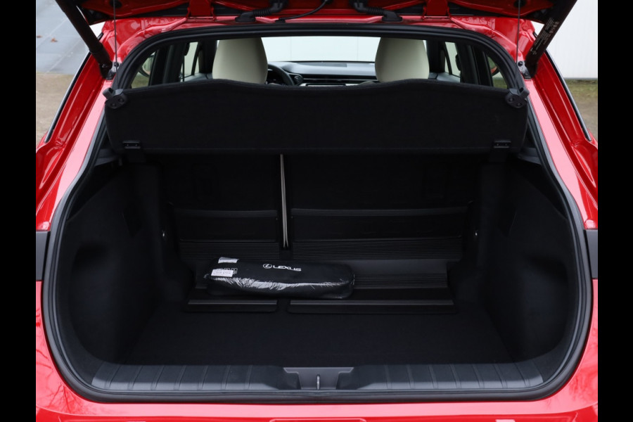 Lexus LBX Elegant 2WD | Premium Pack | Leder | El. Achterklep | LED