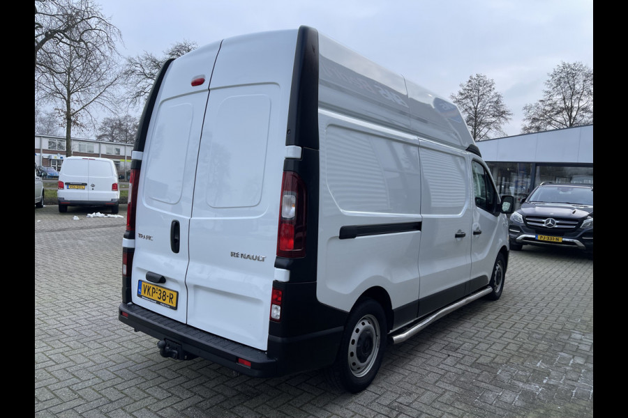 Renault Trafic 2.0 dCi 170pk T29 L2H2 Comfort / vaste prijs rijklaar € 19.950 ex btw / euro 6 diesel / lease vanaf € 366 / airco / cruise / navigatie / trekhaak / pdc achter !