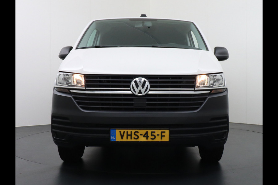 Volkswagen Transporter 2.0TDI L1H1 26 3 Persoons Apple Carplay Android Auto Airco Cruise Control Pdc Betonplex vloer Wandbetimmering Schuifdeur Economy Business pakket 1e Eigenaar, Euro 6