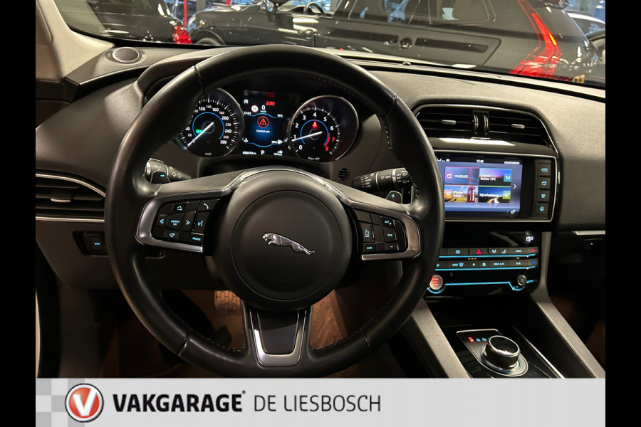 Jaguar F-Pace 2.0 Prestige AWD 25t / leder / navigatie / camera / led / stoelverwarming / 20 inch