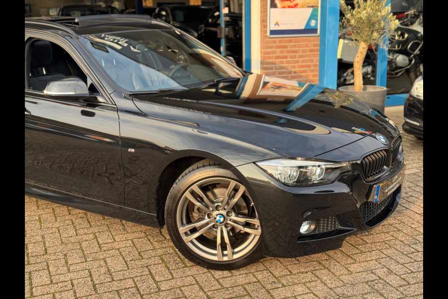 BMW 3 Serie Touring 320i Edition M Sport Shadow AUT PANO NAP