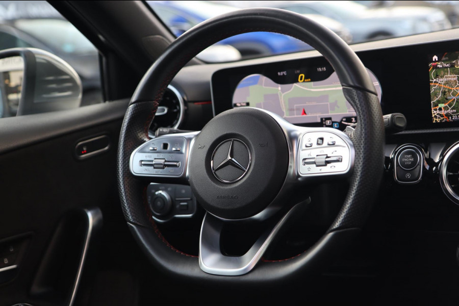 Mercedes-Benz A-Klasse A 250 AMG / PANODAK / CAMERA / ALCANTARA / CARPLAY / 19''