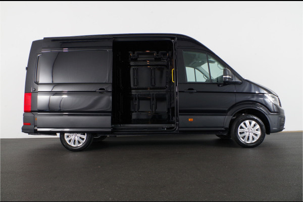 Volkswagen Crafter 35t 2.0 TDI L3H3 Highline Exclusive > 177pk/Nu leverbaar geen BPM/Geveerde stoel/LED/Camera/Trekhaak/Adapt. cruise Operational lease ook mogelijk!