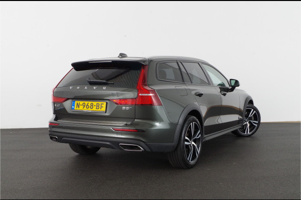 Volvo V60 Cross Country 2.0 B5 AWD Pro 250pk > Kleur: PINE GREY/Blis/Trekhaak/Pilot assist...