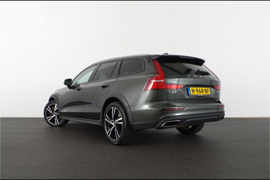 Volvo V60 Cross Country 2.0 B5 AWD Pro 250pk > Kleur: PINE GREY/Blis/Trekhaak/Pilot assist...