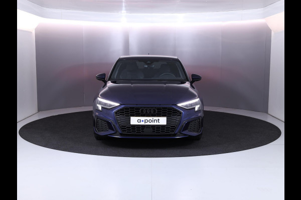 Audi A3 Sportback 30 TFSI S edition 110 pk S-tronic |Private lease vanaf € 649,- pm |  Verlengde garantie | Navigatie | Parkeersensoren achter | LED koplampen | S-Line |