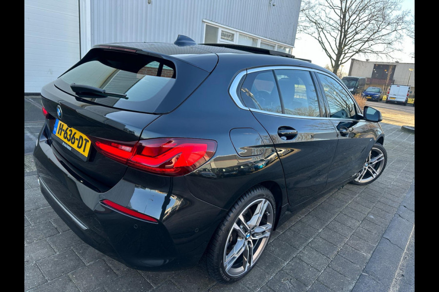 BMW 1-serie 118i 2020 M-SPORT HIGH Executive Edition PANO LEER CAM NAP LUXE