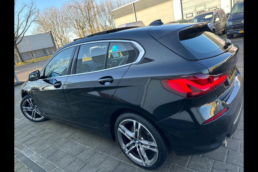 BMW 1-serie 118i 2020 M-SPORT HIGH Executive Edition PANO LEER CAM NAP LUXE