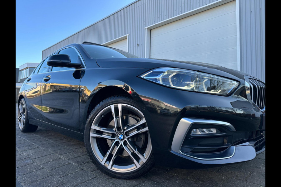 BMW 1-serie 118i 2020 M-SPORT HIGH Executive Edition PANO LEER CAM NAP LUXE