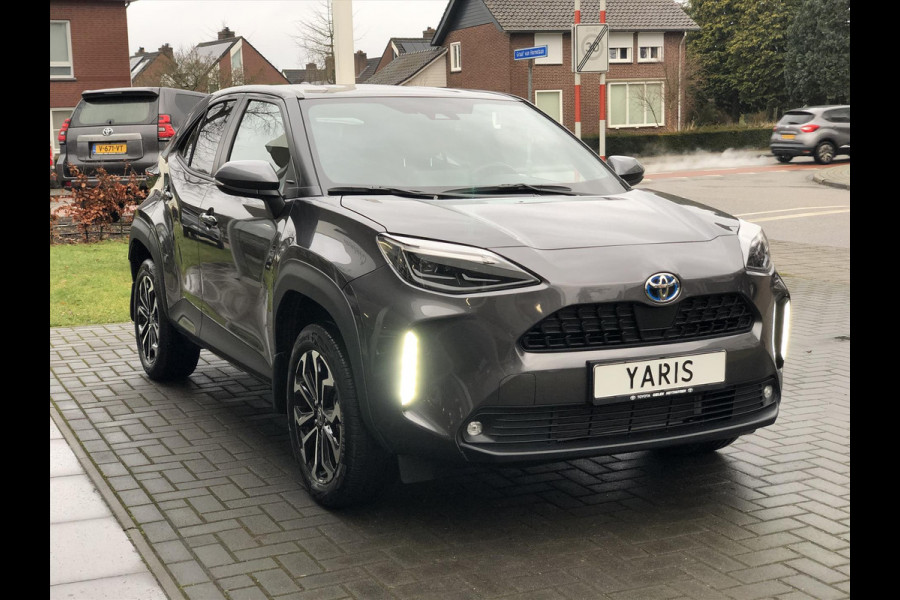 Toyota Yaris Cross 1.5 Hybrid Dynamic | Trekhaak, Apple CarPlay/Android Auto, 17 inch, Keyless, Parkeercamera, LED