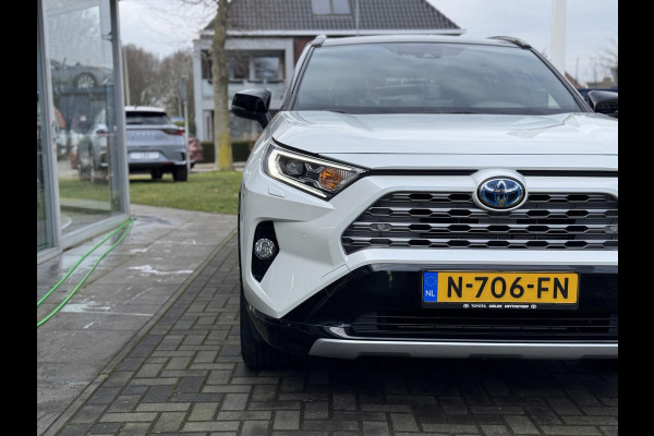 Toyota RAV4 2.5 Hybrid Bi-Tone | Bearlock, Apple CarPlay/Android auto, Parkeersensoren, Elektrische achterklep, Stoel + Stuurverwarming