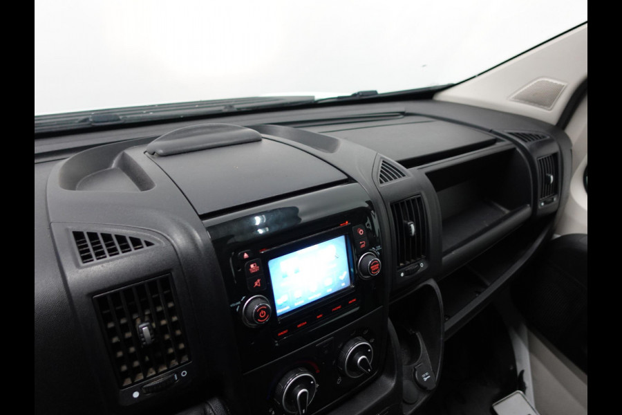 Peugeot Boxer 2.0 BlueHDI L3H2 Dubbele cabine Airco Navi Trekhaak Imperiaal Trap