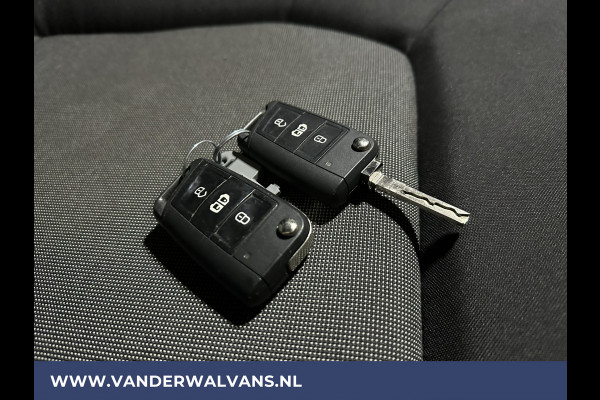 Volkswagen Crafter 2.0 TDI 141pk L3H3 L2H2 Euro6 Airco | Camera | Cruisecontrol | Apple Carplay | Android Auto, Parkeersensoren, chauffeursstoel, voorruitverwarming