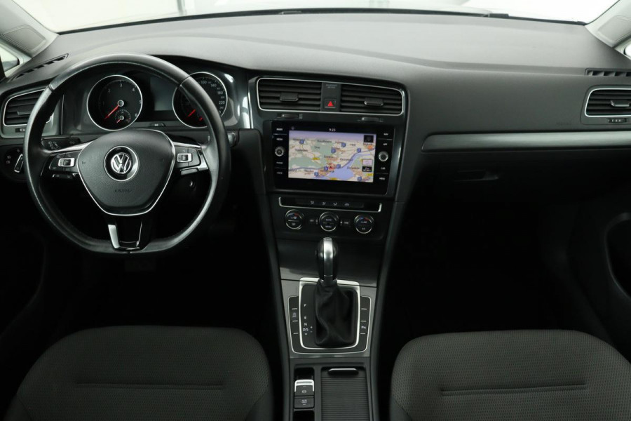 Volkswagen Golf 1.6 TDI Comfortline | 2e eigenaar | Carplay | Adaptive cruise | Navigatie | PDC | Climate control | Bluetooth | DAB