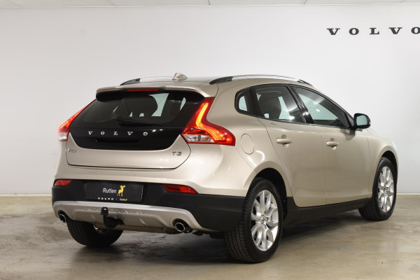 Volvo V40 Cross Country T3 152PK Nordic+ / Navigatie / Standkachel met timer / Stoelverwarming / LM Velgen / Trekhaak