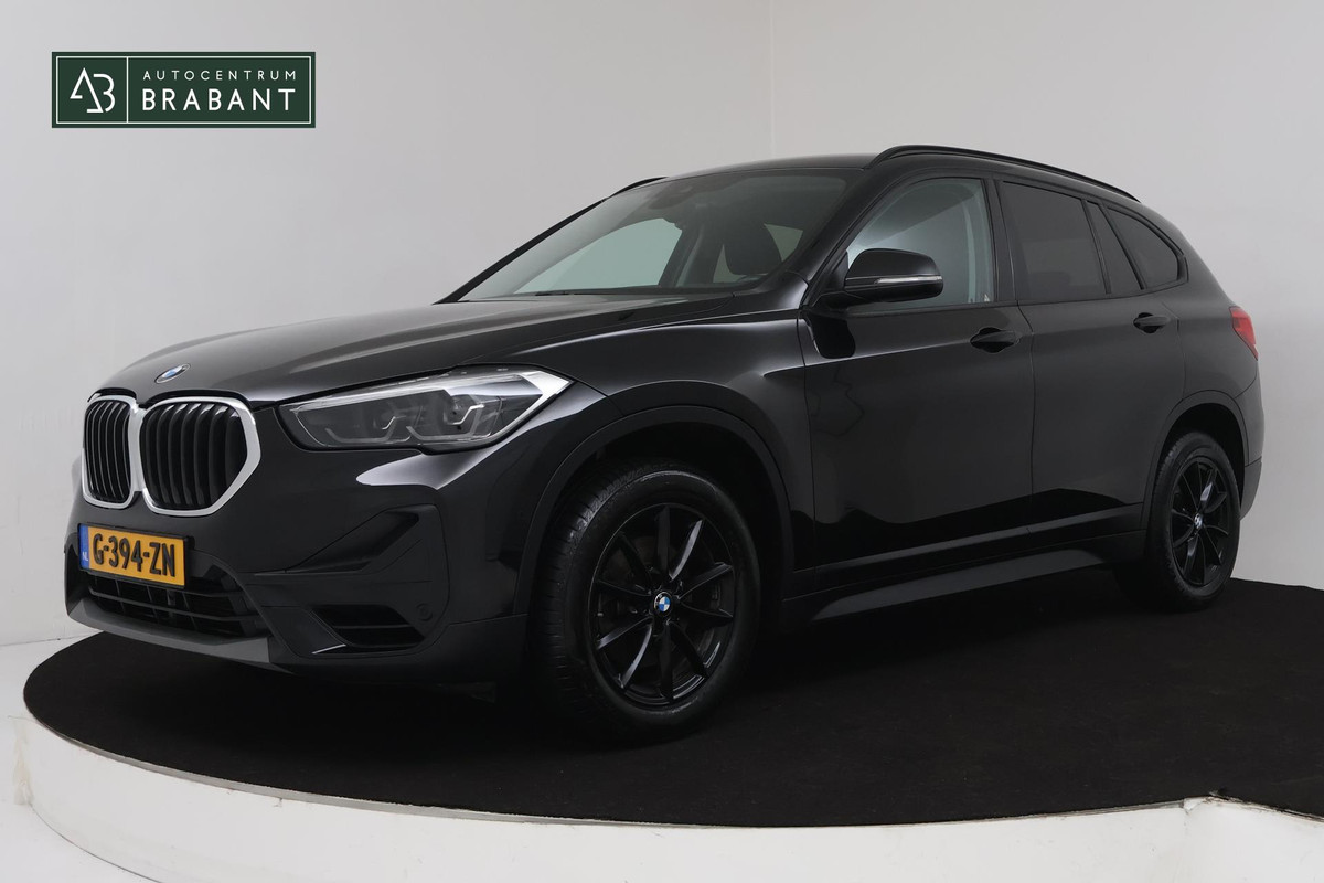 BMW X1 SDrive18i Executive Edition Automaat (GROOT-NAVIGATIE, HEAD-UP, CLIMA, PARKEERSENSOREN, 1e EIGENAAR, DEALER ONDERHOUDEN)