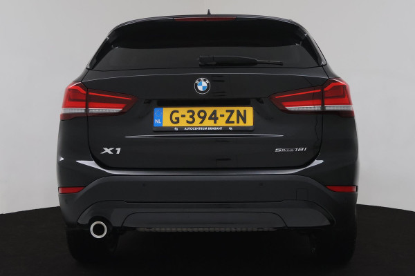 BMW X1 SDrive18i Executive Edition Automaat (GROOT-NAVIGATIE, HEAD-UP, CLIMA, PARKEERSENSOREN, 1e EIGENAAR, DEALER ONDERHOUDEN)