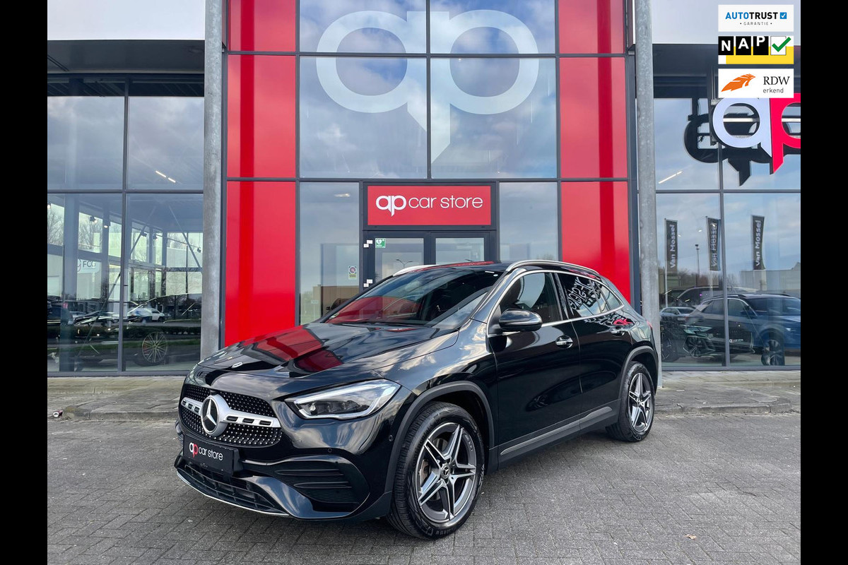 Mercedes-Benz GLA GLA 250e AMG Pakket Panorama Sfeerverlichting Camera voorzijde / achter