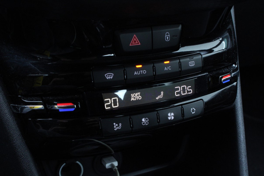 Peugeot 208 1.2 PureTech Allure NAP CARPLAY NAV CRUISE PDC ECC '19