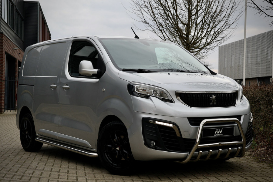 Peugeot Expert 2.0 BlueHDI Premium Pack | Dodehoek detectie | Navigatie | CarPlay | Camera | Cruise control | PDC V+A | 3-Zitter | Alarm | Airco | NL Auto | Nieuwe APK