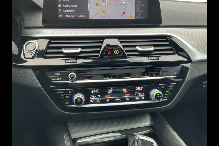 BMW 5 Serie Touring 520i M-Sport High Executive HUD Dak Leer Trekhaak Edition M-pakket