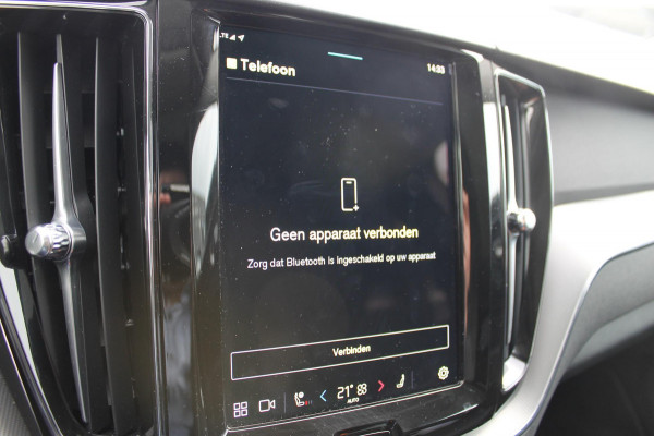 Volvo XC60 T6 Plug-in hybrid 350PK Automaat AWD Plus Dark Panoramisch schuif-kanteldak / Google infotainment / Lederen bekleding / 360graden camera / Apple Carplay