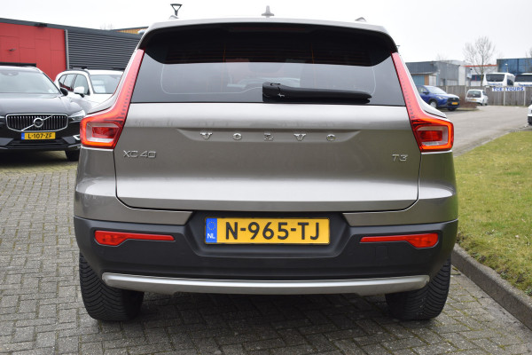 Volvo XC40 T3 163PK Momentum | 19 inch velgen | Getint glas achter | Trekhaak