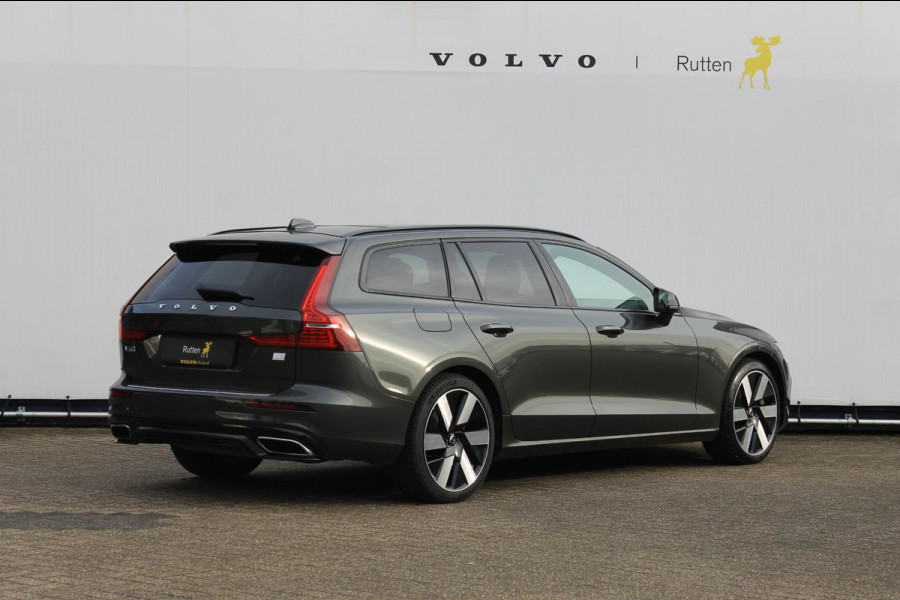 Volvo V60 T6 Plug-in hybrid 350PK Automaat AWD Ultimate Dark Panoramisch schuif-kanteldak / 360graden zichtcamera / Semi elektrisch wegklapbare trekhaak / Head-Up display /  Apple Carplay