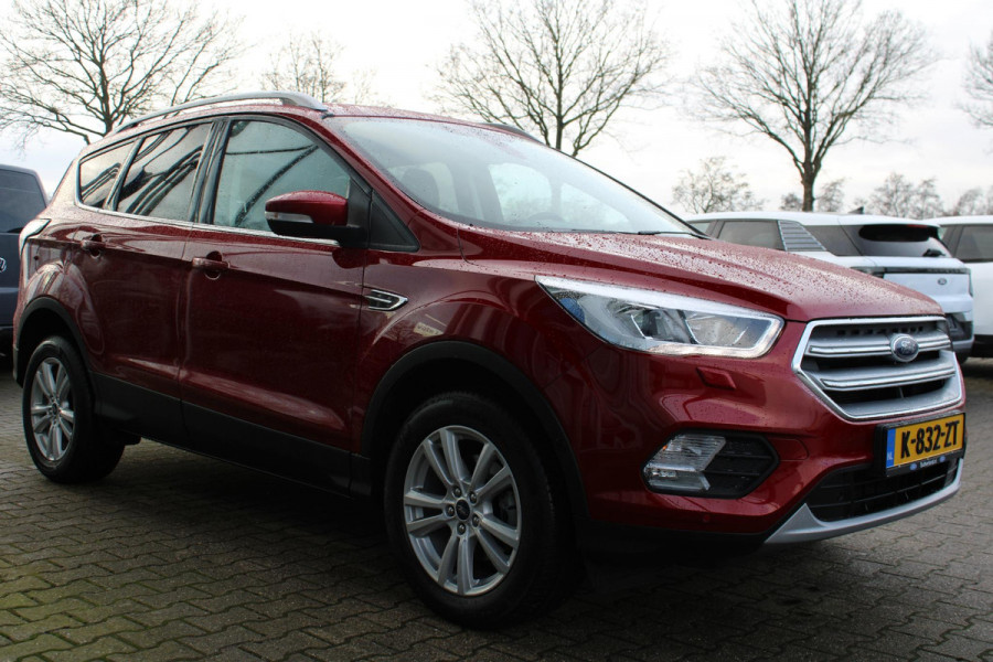 Ford Kuga 1.5 EcoBoost Titanium | Trekhaak 2000KG | Cruise Control | Stoel + Stuurverwarming | Navigatie | Parkeersensoren | Climate Control |