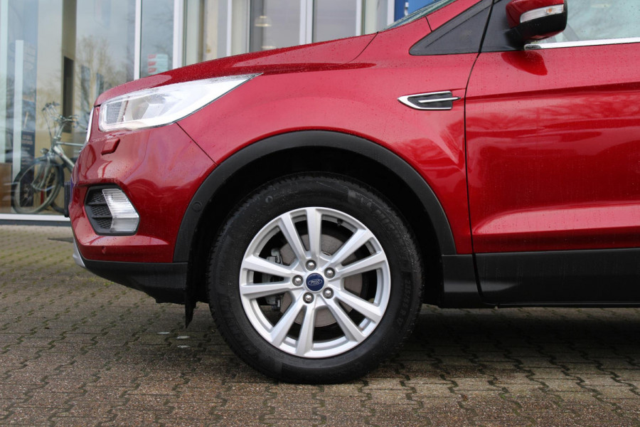 Ford Kuga 1.5 EcoBoost Titanium | Trekhaak 2000KG | Cruise Control | Stoel + Stuurverwarming | Navigatie | Parkeersensoren | Climate Control |