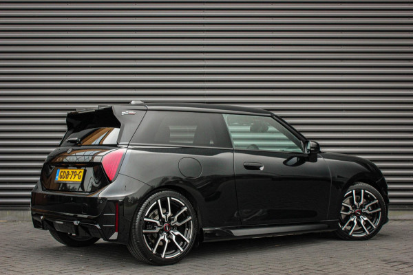 MINI Cooper E John Cooper Works M 40.7 kWh / VERLAGINGSVEREN / INCL. BTW / PANO-DAK / LEDEREN BEKLEDING / 18'' WHEELS / FULL